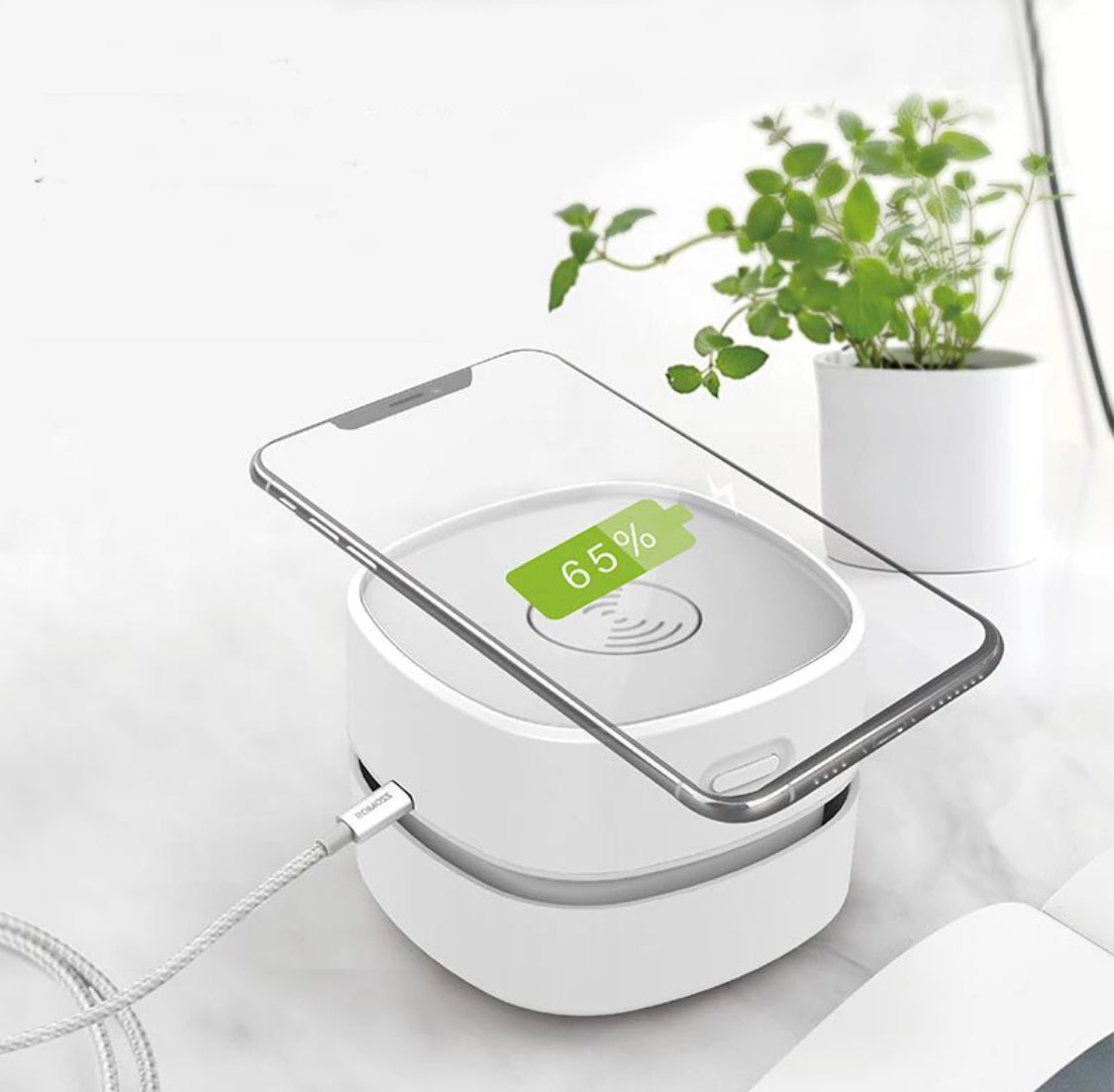 Mini Staubsauger mit Ladestation